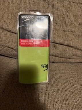 BNIP Speedo Solid Silicone Swim Cap in Bright Lime